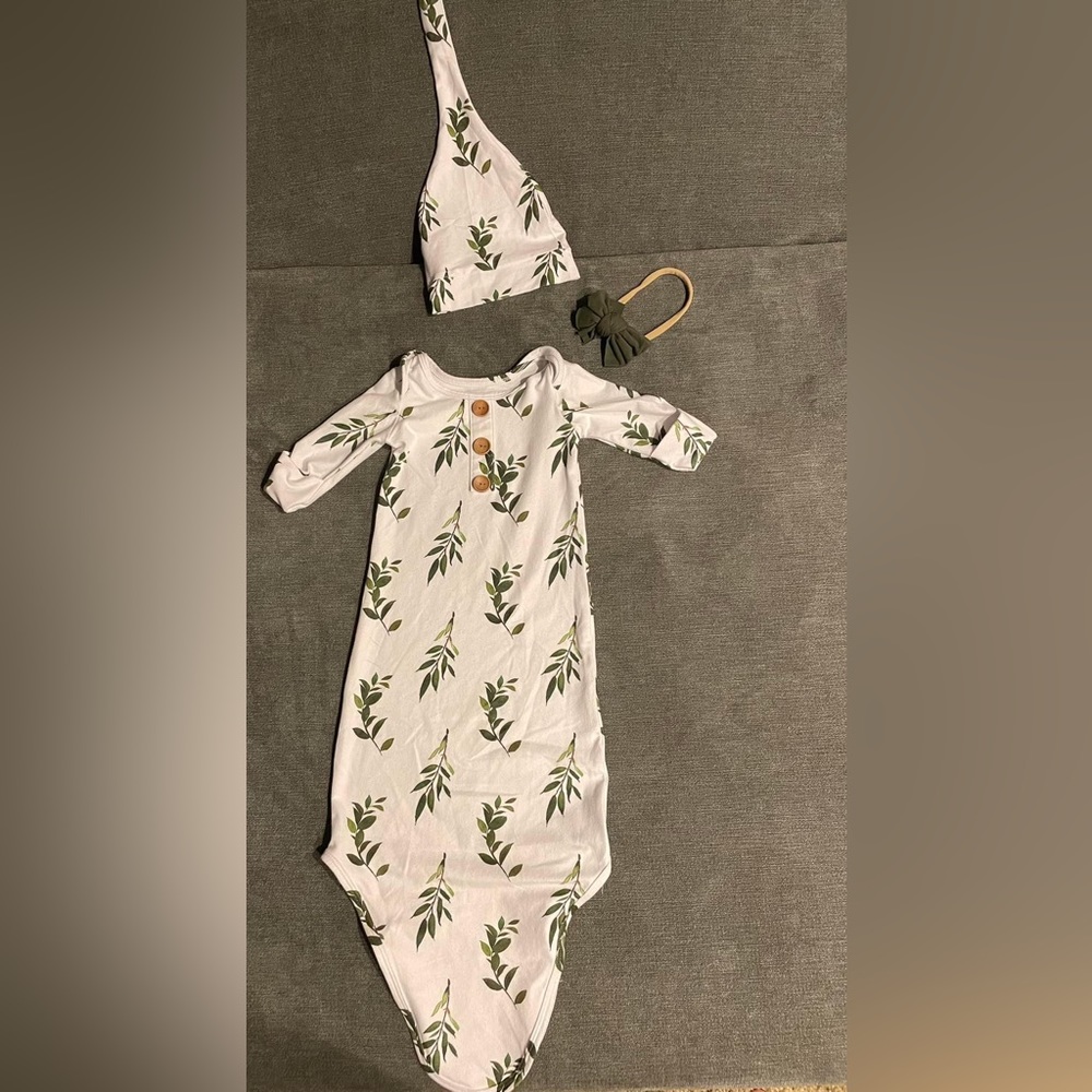 Caden Lane Knotted Gown W/ Hat and Bow